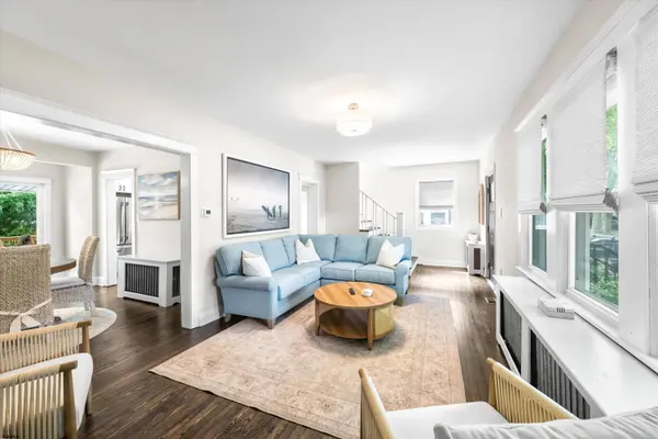 21 Laurel Ave, Linwood, NJ 08221