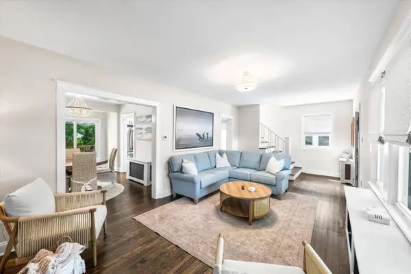 21 Laurel Ave, Linwood, NJ 08221