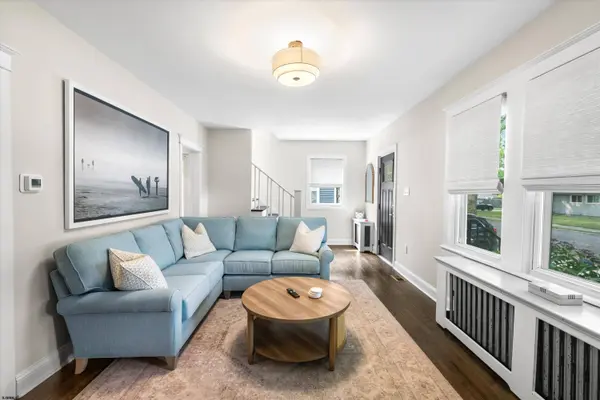 21 Laurel Ave, Linwood, NJ 08221