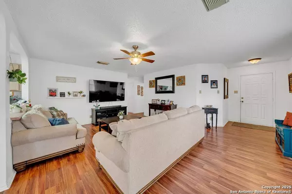 5830 Spring Pebble, San Antonio, TX 78247