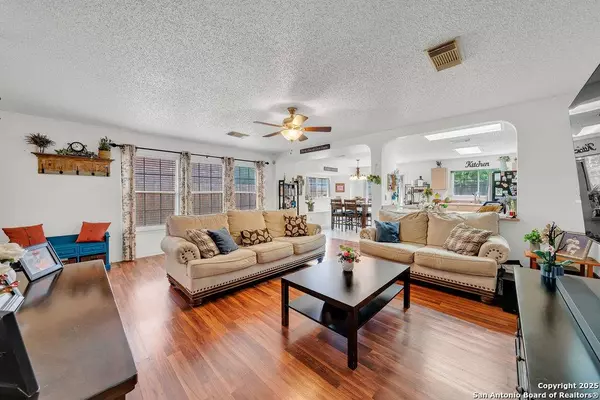 5830 Spring Pebble, San Antonio, TX 78247