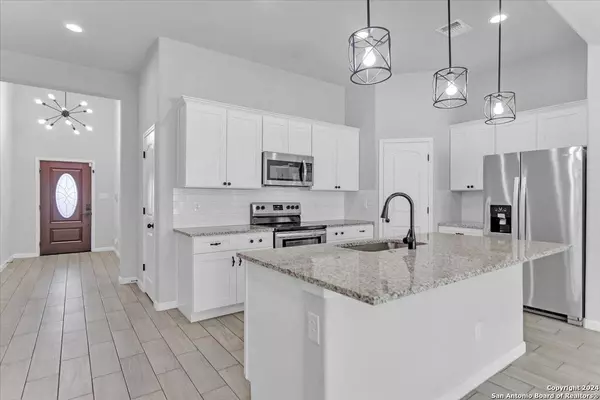 8316 Utopia, Selma, TX 78154