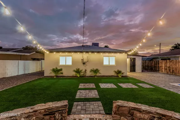 3111 N 34TH Street, Phoenix, AZ 85018