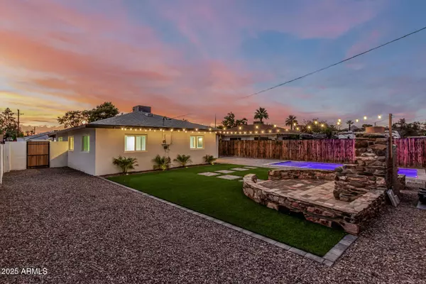 3111 N 34TH Street, Phoenix, AZ 85018