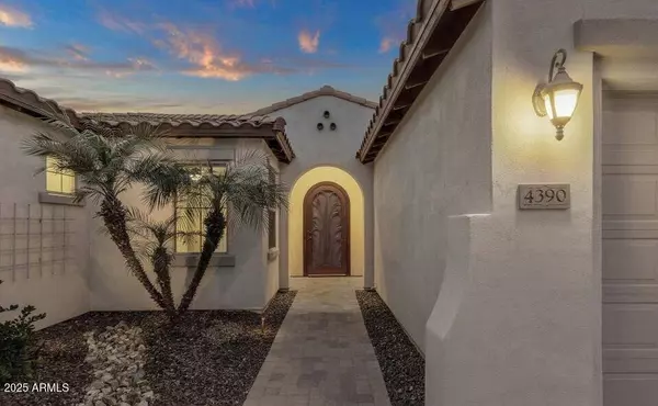 4390 S WHITE Drive, Chandler, AZ 85249