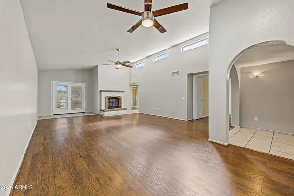 2915 W KELTON Lane, Phoenix, AZ 85053