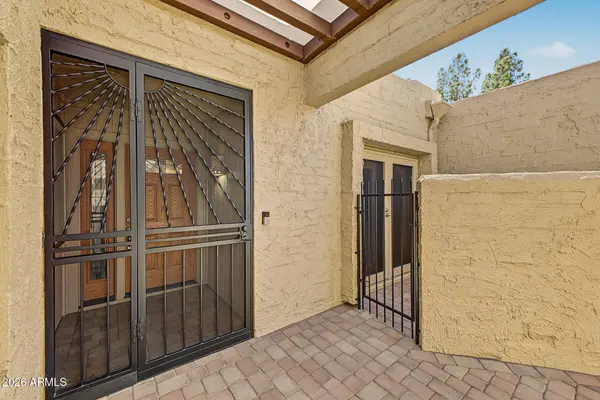 2915 W KELTON Lane, Phoenix, AZ 85053