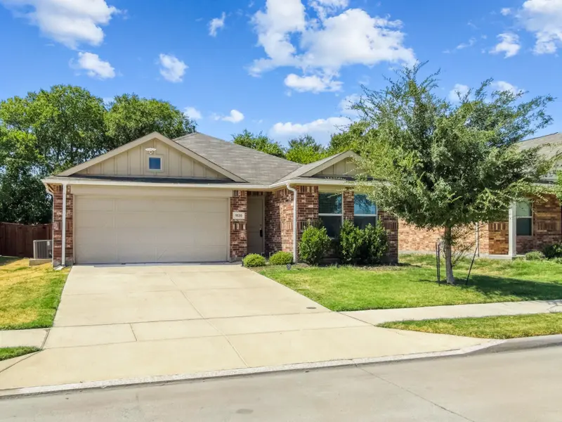 1520 Claireborne Ct, Little Elm, TX 75068-2333
