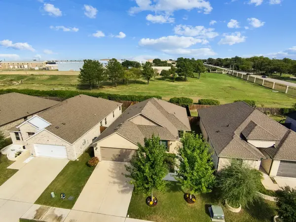 6212 Thunderwing Dr, Fort Worth, TX 76179-1540