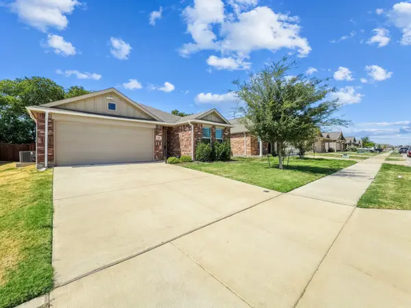 1520 Claireborne Ct, Little Elm, TX 75068-2333