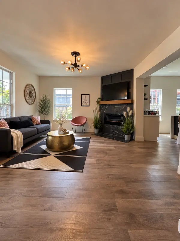 708 Essex St, Fort Worth, TX 76105-1315