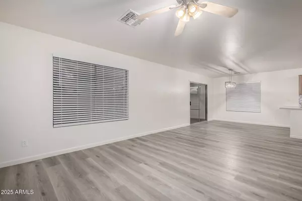 10831 E AZALEA Avenue, Mesa, AZ 85208