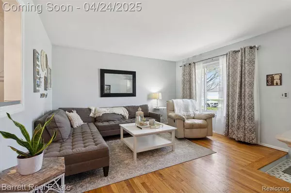 32534 BEECHWOOD Drive, Warren, MI 48088