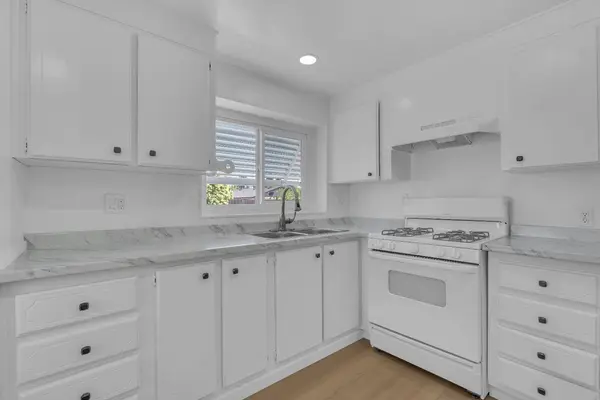 105 W Herndon AVE #SPC30, Pinedale, CA 93650