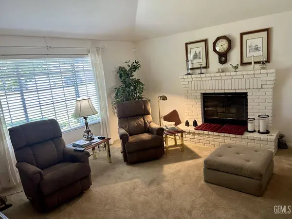 9522 Ravenrock Drive, Bakersfield, CA 93312