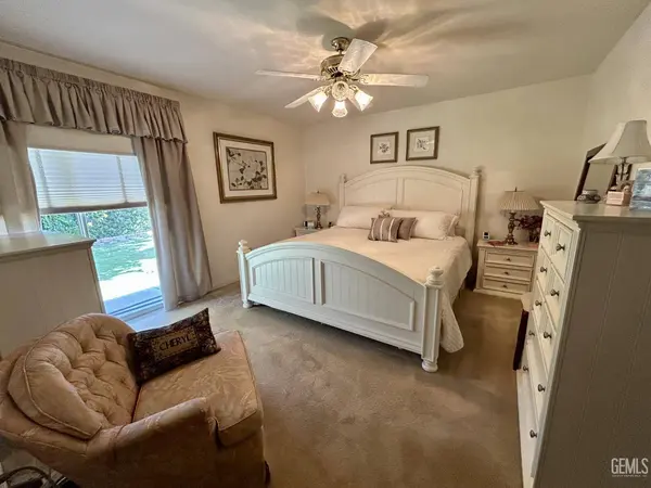 9522 Ravenrock Drive, Bakersfield, CA 93312