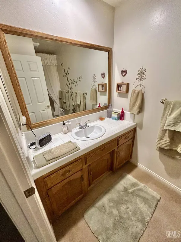 9522 Ravenrock Drive, Bakersfield, CA 93312