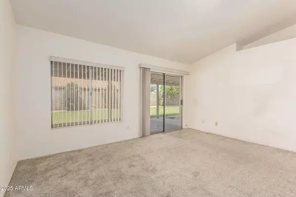 950 N SAILORS Way, Gilbert, AZ 85234