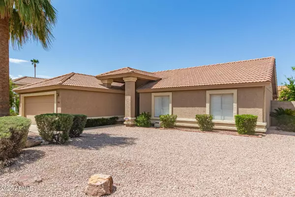 950 N SAILORS Way, Gilbert, AZ 85234