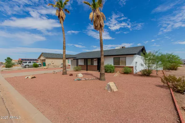 8750 W REVENTON Drive, Arizona City, AZ 85123