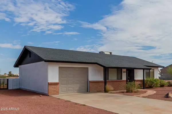 8750 W REVENTON Drive, Arizona City, AZ 85123
