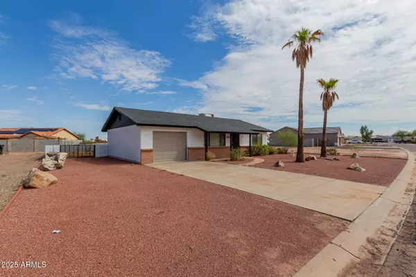 8750 W REVENTON Drive, Arizona City, AZ 85123