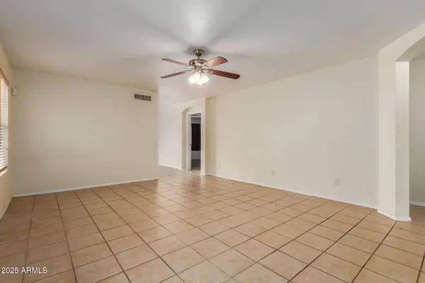 10835 E CLOVIS Avenue, Mesa, AZ 85208