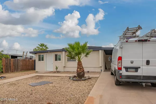 422 E WAGONER Road, Phoenix, AZ 85022