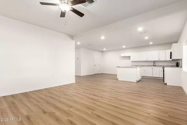 411 W BEALEY Avenue, Coolidge, AZ 85128