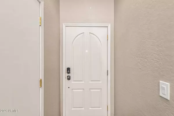 1967 E FRYE Road #101, Gilbert, AZ 85295