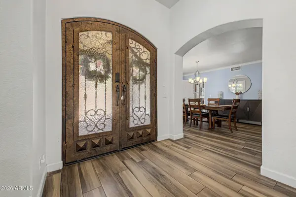 285 S RED ROCK Street, Gilbert, AZ 85296