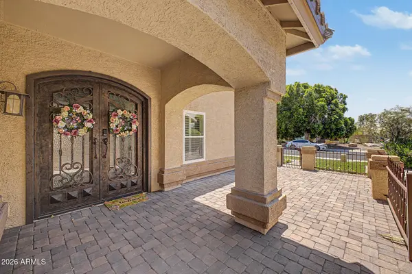 285 S RED ROCK Street, Gilbert, AZ 85296