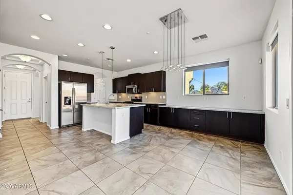 3275 E SPORTS Drive, Gilbert, AZ 85298