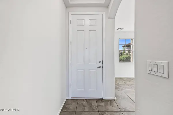 3275 E SPORTS Drive, Gilbert, AZ 85298