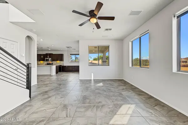 3275 E SPORTS Drive, Gilbert, AZ 85298
