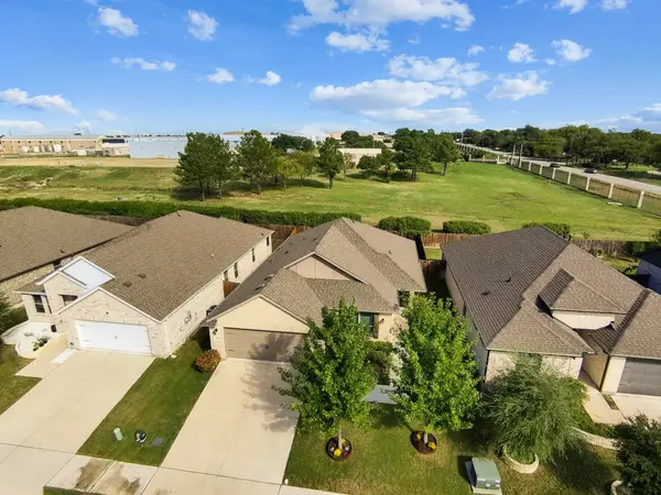 6212 Thunderwing Dr, Fort Worth, TX 76179-1540