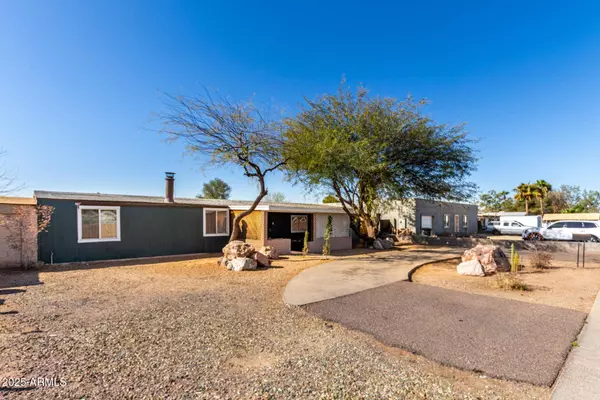 2939 E PARADISE Lane, Phoenix, AZ 85032