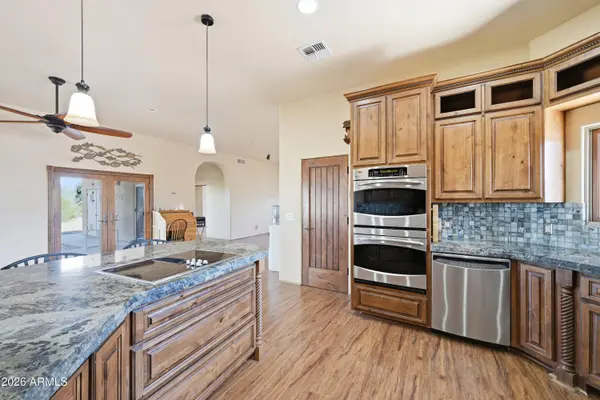 9121 W QUAIL Trail W, Queen Creek, AZ 85144