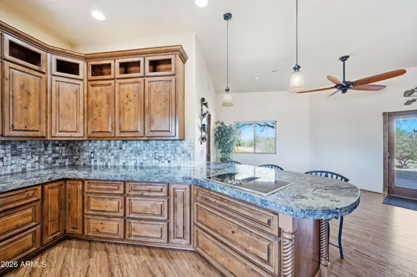 9121 W QUAIL Trail W, Queen Creek, AZ 85144