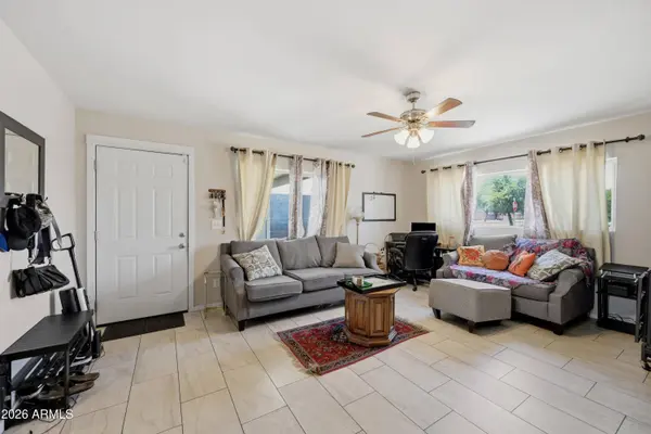2011 E BRAMBLE Avenue, Mesa, AZ 85204