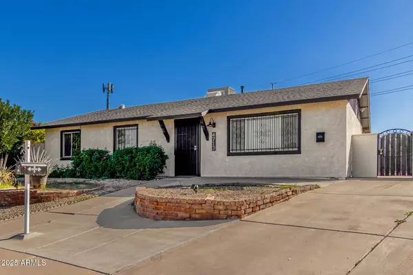 4713 E HIDALGO Avenue, Phoenix, AZ 85040