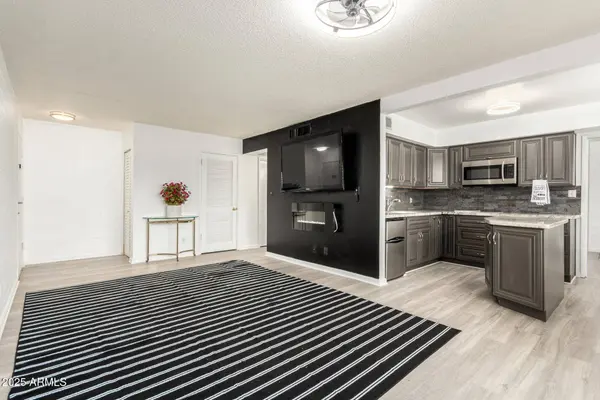 8221 E GARFIELD Street #L214, Scottsdale, AZ 85257