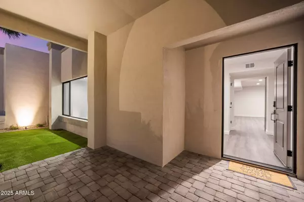 8537 E SAN FELIPE Drive, Scottsdale, AZ 85258