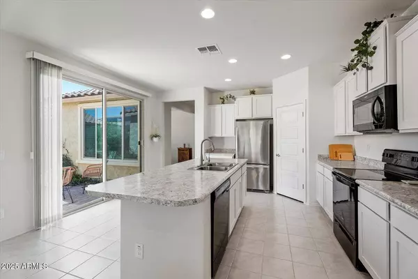 7790 W NOBLE PRAIRIE Way, Florence, AZ 85132