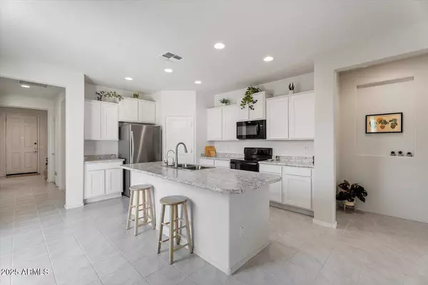 7790 W NOBLE PRAIRIE Way, Florence, AZ 85132