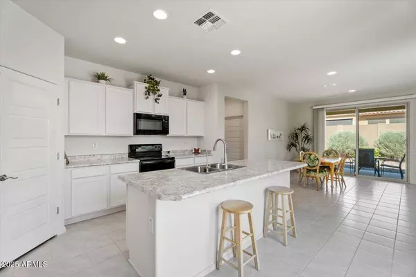 7790 W NOBLE PRAIRIE Way, Florence, AZ 85132