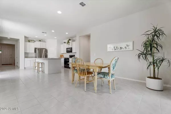 7790 W NOBLE PRAIRIE Way, Florence, AZ 85132