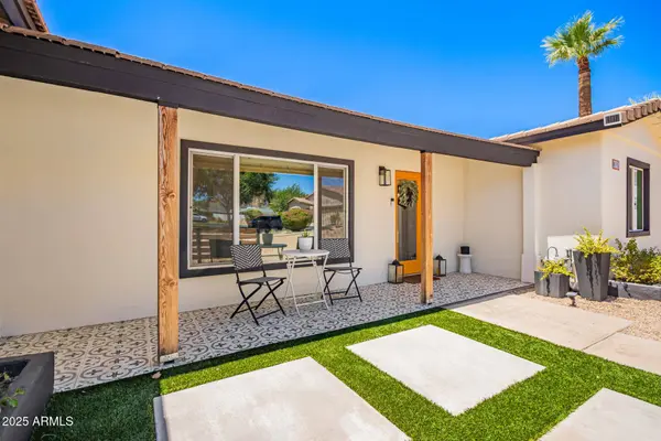 8112 N 10TH Place, Phoenix, AZ 85020