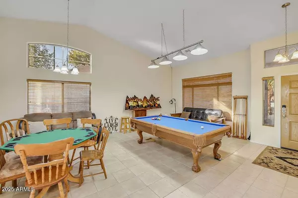 1038 S Palomino Creek Drive, Gilbert, AZ 85296