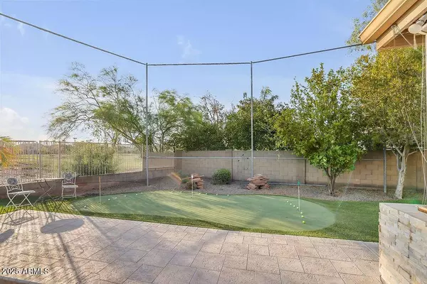 1038 S Palomino Creek Drive, Gilbert, AZ 85296